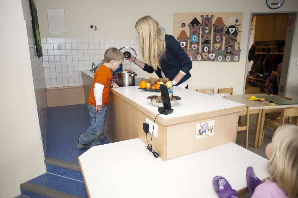 Kinderk&uuml;che auf 2 Ebenen